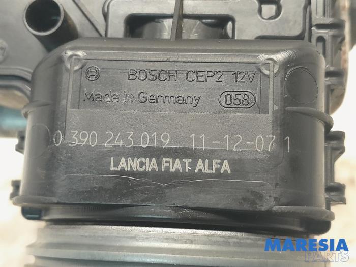 ALFA ROMEO Giulietta 940 (2010-2020) Priekinių valytuvų mechanizmo varikliukas 0390243019 24591085