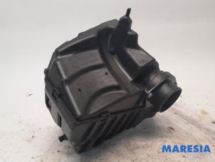Gebruikte Luchtfilterhuis Renault Megane III Coupe (DZ) 2.0 16V TCe 180 Prijs € 50,00 Margeregeling aangeboden door Maresia Parts