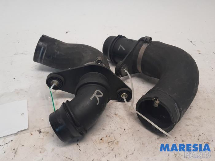 Gebruikte Intercooler Buis Alfa Romeo Giulietta (940) 1.4 TB 16V Prijs € 29,99 Margeregeling aangeboden door Maresia Parts