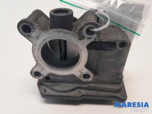 Gebruikte Gasklephuis Renault Megane III Grandtour (KZ) 1.4 16V TCe 130 Prijs € 40,00 Margeregeling aangeboden door Maresia Parts