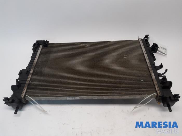 Radiateur van een Alfa Romeo Giulietta (940) 1.75 TBI 16V QV 2012