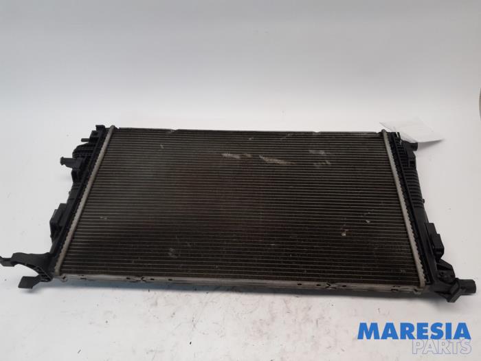 Gebruikte Radiateur Renault Megane III Coupe (DZ) 2.0 16V TCe 180 Prijs € 35,00 Margeregeling aangeboden door Maresia Parts