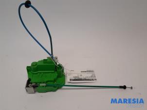 Gebruikte Deurslot Mechaniek 4Deurs links-achter Alfa Romeo Giulietta (940) 1.75 TBI 16V QV Prijs € 30,00 Margeregeling aangeboden door Maresia Parts