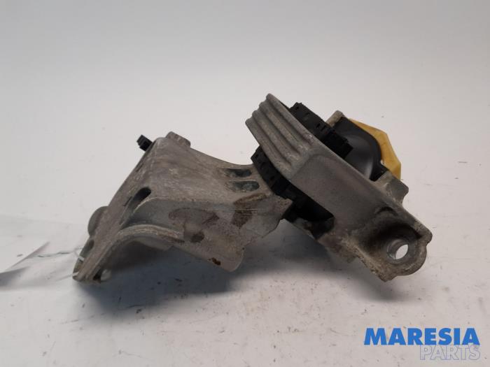 Gebruikte Motorsteun Renault Megane III Coupe (DZ) 2.0 16V TCe 180 Prijs € 25,00 Margeregeling aangeboden door Maresia Parts