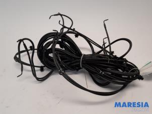 Gebruikte Cabriodak leiding hydraulisch Peugeot 207 CC (WB) 1.6 16V Prijs € 300,00 Margeregeling aangeboden door Maresia Parts