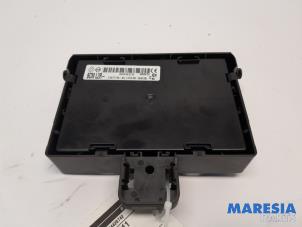 Gebruikte Computer Body Control Renault Clio III (BR/CR) 1.2 16V 75 Prijs € 105,00 Margeregeling aangeboden door Maresia Parts