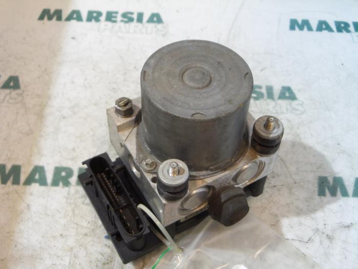 Gebruikte ABS Pomp Fiat Panda (169) 1.1 Fire Prijs € 39,99 Margeregeling aangeboden door Maresia Parts