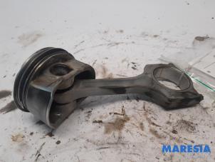 Gebruikte Drijfstang Peugeot 308 (4A/C) 1.6 16V THP 150 Prijs € 50,00 Margeregeling aangeboden door Maresia Parts