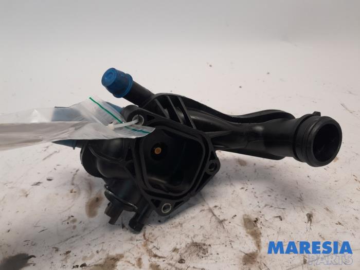 Gebruikte Thermostaathuis Peugeot 308 (4A/C) 1.6 16V THP 150 Prijs € 45,00 Margeregeling aangeboden door Maresia Parts