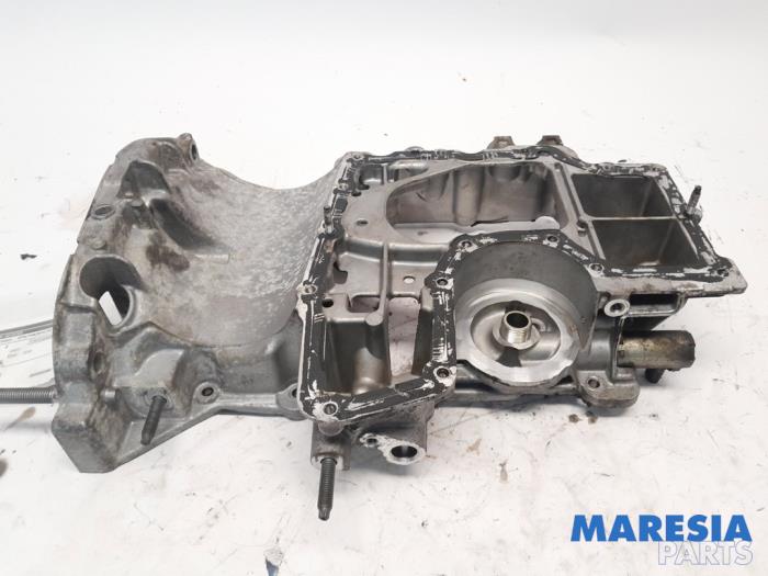 Gebruikte Carterpan Peugeot 308 (L3/L8/LB/LH/LP) 1.2 12V e-THP PureTech 110 Prijs € 70,00 Margeregeling aangeboden door Maresia Parts