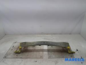 Gebruikte Frontpaneel Renault Twingo III (AH) 1.0 SCe 70 12V Prijs € 105,00 Margeregeling aangeboden door Maresia Parts