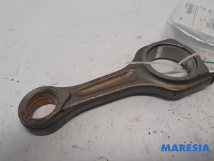 Gebruikte Drijfstang Peugeot 208 I (CA/CC/CK/CL) 1.4 HDi Prijs € 30,00 Margeregeling aangeboden door Maresia Parts