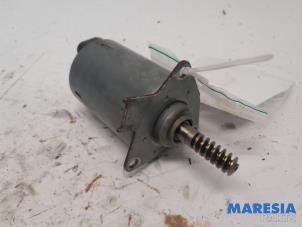 Gebruikte Nokkenas Verstelling Peugeot 208 I (CA/CC/CK/CL) 1.6 Vti 16V Prijs € 40,00 Margeregeling aangeboden door Maresia Parts