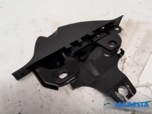 Gebruikte Cabriodak vergrendelslot Peugeot 307 CC (3B) 2.0 16V Prijs € 50,00 Margeregeling aangeboden door Maresia Parts