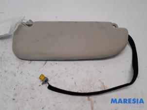 Gebruikte Zonneklep Peugeot 307 CC (3B) 2.0 16V Prijs € 30,00 Margeregeling aangeboden door Maresia Parts