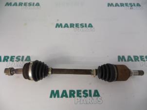 Gebruikte Steekas links-voor Fiat Bravo (182A) 1.2 16V Prijs € 35,00 Margeregeling aangeboden door Maresia Parts