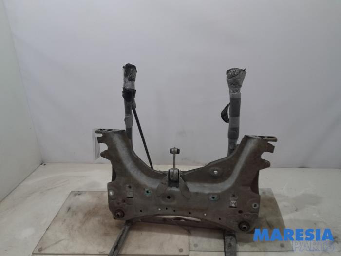 Gebruikte Subframe Renault Zoé (AG) R90 Prijs € 79,95 Margeregeling aangeboden door Maresia Parts