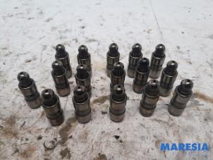 Gebruikte Klepstoter Nissan NV 300 1.6 dCi 125 Prijs € 36,24 Inclusief btw aangeboden door Maresia Parts