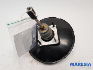 Gebruikte Rembol Renault Twingo III (AH) 1.0 SCe 70 12V Prijs € 50,00 Margeregeling aangeboden door Maresia Parts