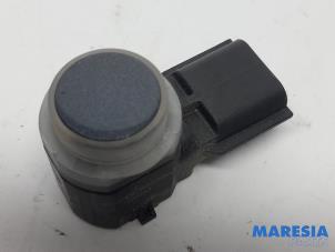 Gebruikte PDC Sensor Renault Zoé (AG) R90 Prijs € 20,00 Margeregeling aangeboden door Maresia Parts