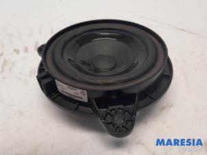 Gebruikte Speaker Renault Zoé (AG) R90 Prijs € 20,00 Margeregeling aangeboden door Maresia Parts