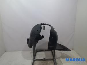 Gebruikte Modderkuip Peugeot 307 CC (3B) 2.0 16V Prijs € 30,00 Margeregeling aangeboden door Maresia Parts