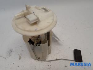 Gebruikte Tank element Pomp Renault Scénic III (JZ) 1.4 16V TCe 130 Prijs € 25,00 Margeregeling aangeboden door Maresia Parts