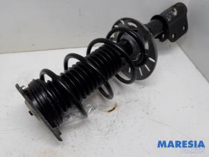Gebruikte Schokdemperpoot links-voor Peugeot 308 SW (L4/L9/LC/LJ/LR) 1.2 12V e-THP PureTech 110 Prijs € 60,00 Margeregeling aangeboden door Maresia Parts
