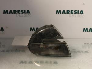 Gebruikte Knipperlicht links Alfa Romeo 147 (937) 1.9 JTD 115 Prijs € 10,00 Margeregeling aangeboden door Maresia Parts