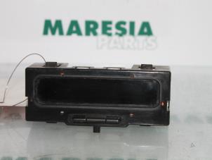 Gebruikte Display Interieur Renault Scénic I (JA) 1.6 16V Prijs € 15,00 Margeregeling aangeboden door Maresia Parts