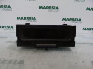 Gebruikte Display Interieur Renault Scénic I (JA) 1.6 16V Prijs € 15,00 Margeregeling aangeboden door Maresia Parts