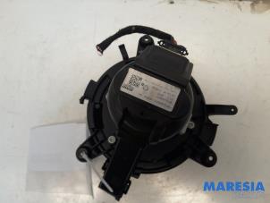 Gebruikte Kachel Ventilatiemotor Citroen Grand C4 Spacetourer (3A) 1.2 12V PureTech 130 Prijs € 90,00 Margeregeling aangeboden door Maresia Parts