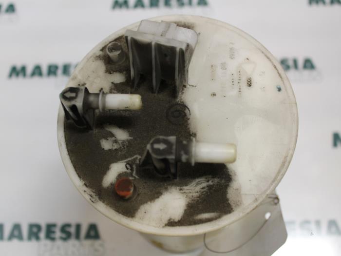 Gebruikte Tank element Pomp Fiat Punto II (188) 1.9 JTD 80 ELX 3-Drs. Prijs € 25,00 Margeregeling aangeboden door Maresia Parts