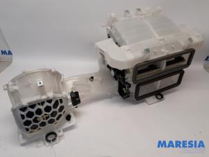 Gebruikte Kachelhuis Opel Vivaro 1.5 CDTI 102 Prijs € 222,34 Inclusief btw aangeboden door Maresia Parts