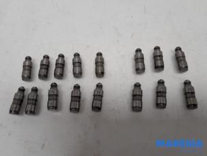 Gebruikte Klepstoter Renault Trafic (1FL/2FL/3FL/4FL) 1.6 dCi 90 Prijs € 42,35 Inclusief btw aangeboden door Maresia Parts