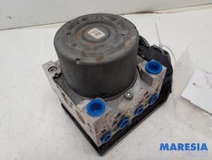 Gebruikte ABS Pomp Opel Vivaro 1.6 CDTI 95 Euro 6 Prijs € 181,44 Inclusief btw aangeboden door Maresia Parts