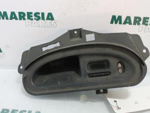 Gebruikte Display Interieur Renault Megane (BA) 2.0i ,Autom. Prijs € 15,00 Margeregeling aangeboden door Maresia Parts