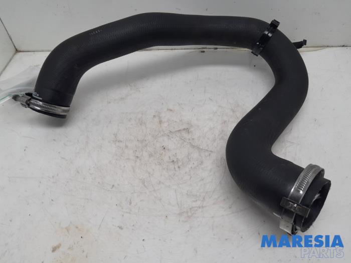Gebruikte Intercooler Slang Citroen Grand C4 Spacetourer (3A) 1.2 12V PureTech 130 Prijs € 35,00 Margeregeling aangeboden door Maresia Parts