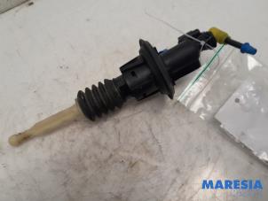 Gebruikte Koppeling Hoofd Cilinder Opel Vivaro 1.5 CDTI 102 Prijs € 42,34 Inclusief btw aangeboden door Maresia Parts