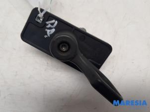 Gebruikte Greep achterdeur Bus-Bestel Fiat Fiorino (225) 1.3 JTD 16V Multijet Prijs € 30,25 Inclusief btw aangeboden door Maresia Parts