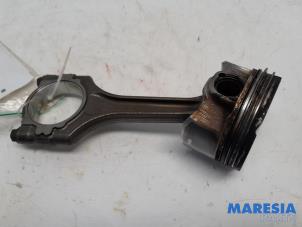 Gebruikte Drijfstang Alfa Romeo Giulia (952) 2.0 T 16V Veloce Prijs € 105,00 Margeregeling aangeboden door Maresia Parts