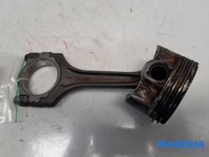 Gebruikte Drijfstang Alfa Romeo Giulia (952) 2.0 T 16V Veloce Prijs € 105,00 Margeregeling aangeboden door Maresia Parts