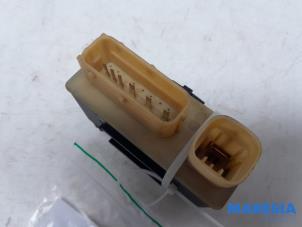 Gebruikte Koelvin module Peugeot 308 CC (4B) 2.0 HDiF 16V Prijs € 17,95 Margeregeling aangeboden door Maresia Parts