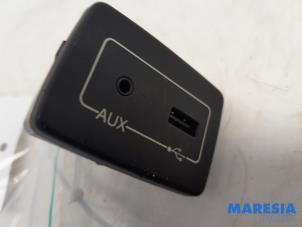 Gebruikte AUX/USB aansluiting Fiat Ducato (250) 2.3 D 130 Multijet Prijs € 36,30 Inclusief btw aangeboden door Maresia Parts