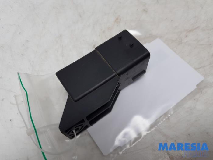 Gebruikte Koelvin module Peugeot 308 CC (4B) 2.0 HDiF 16V Prijs € 14,95 Margeregeling aangeboden door Maresia Parts