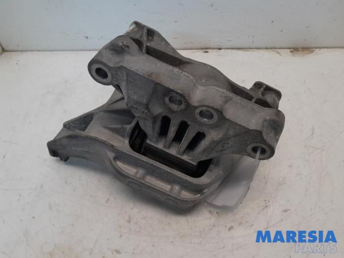 Gebruikte Motorsteun Citroen C4 Picasso (3D/3E) 1.6 16V THP 155 Prijs € 34,99 Margeregeling aangeboden door Maresia Parts