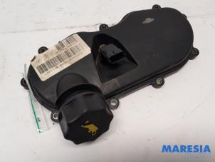 Gebruikte Distributiedeksel Peugeot Boxer (U9) 3.0 HDi 160 Euro 4 Prijs € 42,35 Inclusief btw aangeboden door Maresia Parts