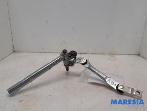 Gebruikte Ruitenwis Mechaniek Peugeot 3008 I (0U/HU) 1.6 VTI 16V Prijs € 49,99 Margeregeling aangeboden door Maresia Parts