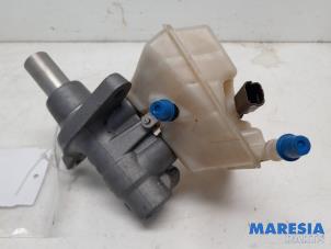 Gebruikte Hoofdremcilinder Peugeot 3008 I (0U/HU) 1.6 VTI 16V Prijs € 49,95 Margeregeling aangeboden door Maresia Parts