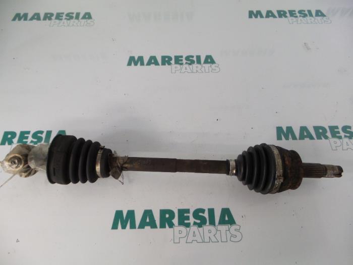 Gebruikte Steekas links-voor Fiat Marea Weekend (185BX/CX) 1.6 SX,ELX 16V Prijs € 30,00 Margeregeling aangeboden door Maresia Parts